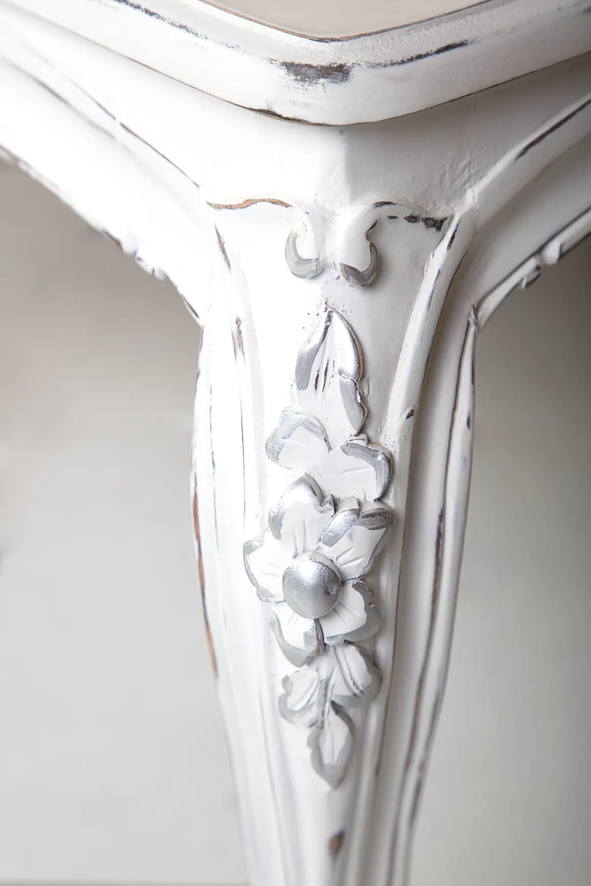 Τραπέζι Σαλονιού Shabby Chic με Σκαλιστά Καμπυλωτά Πόδια — 2
