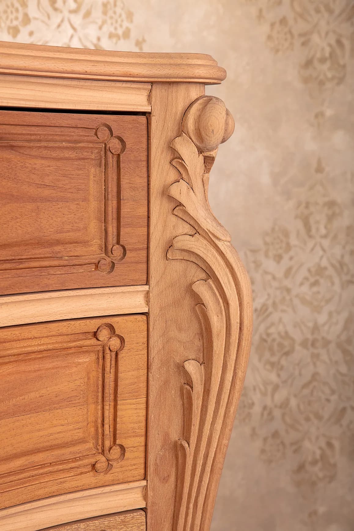 Baroque Three-Drawer Chest with Carved Floral Motifs — 2
