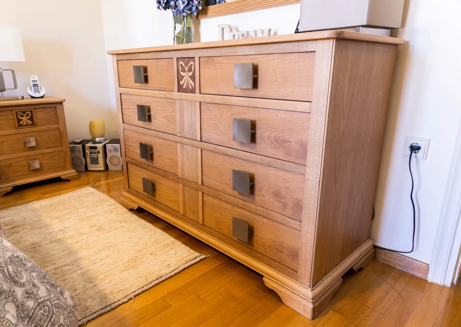 Modern Oak Bedroom Dresser with Ribbon Marquetry