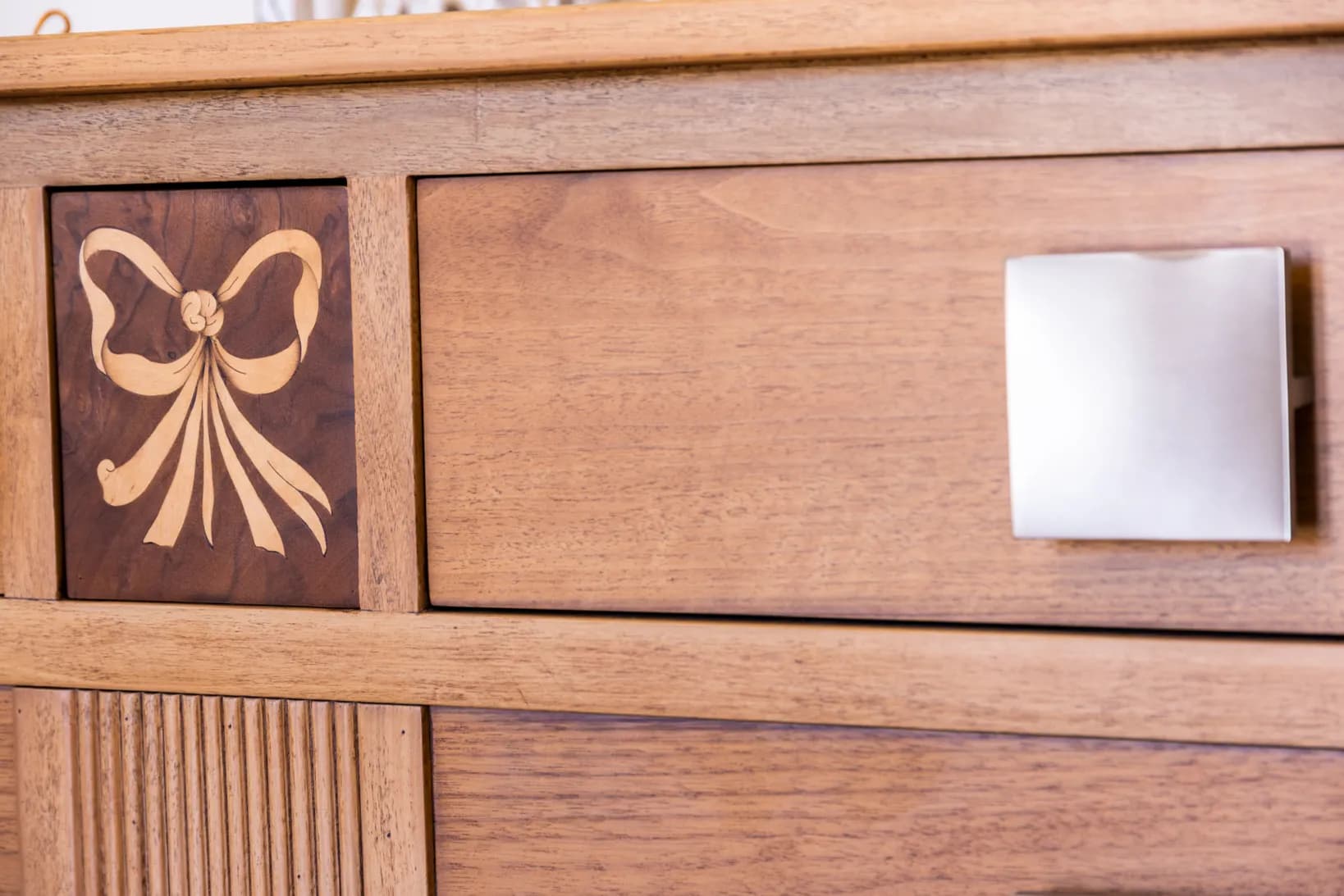Modern Oak Bedroom Dresser with Ribbon Marquetry — 2